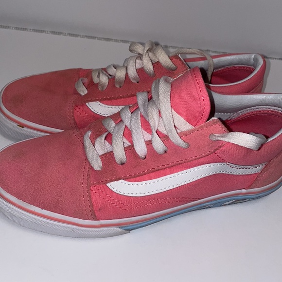 Vans - Picture 4 of 5